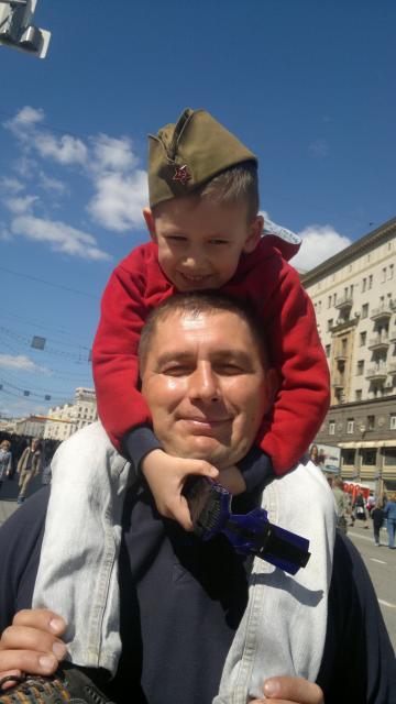 Болотников Дмитрий с папой на 9 мая